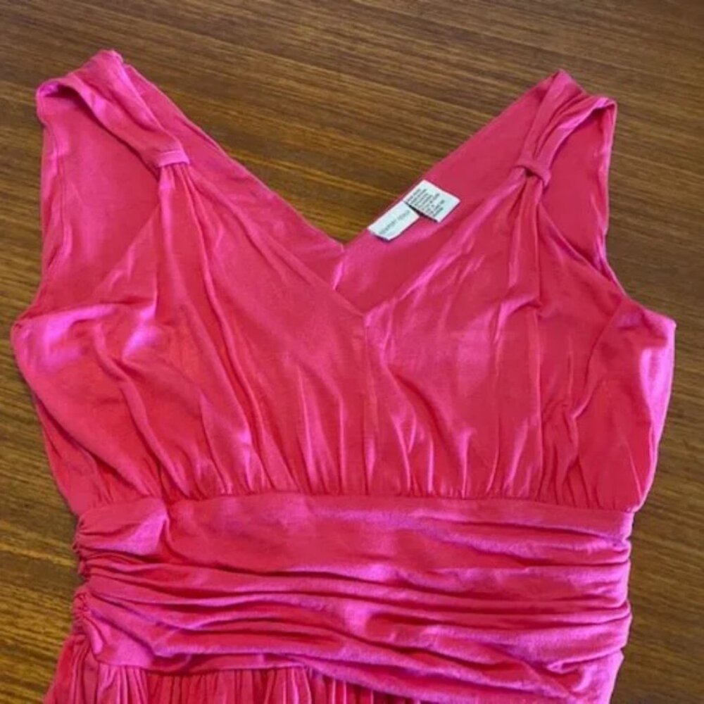 Newport News Size M Pink V-Neck Sleeveless Dress Ruched Waist - Travels Well